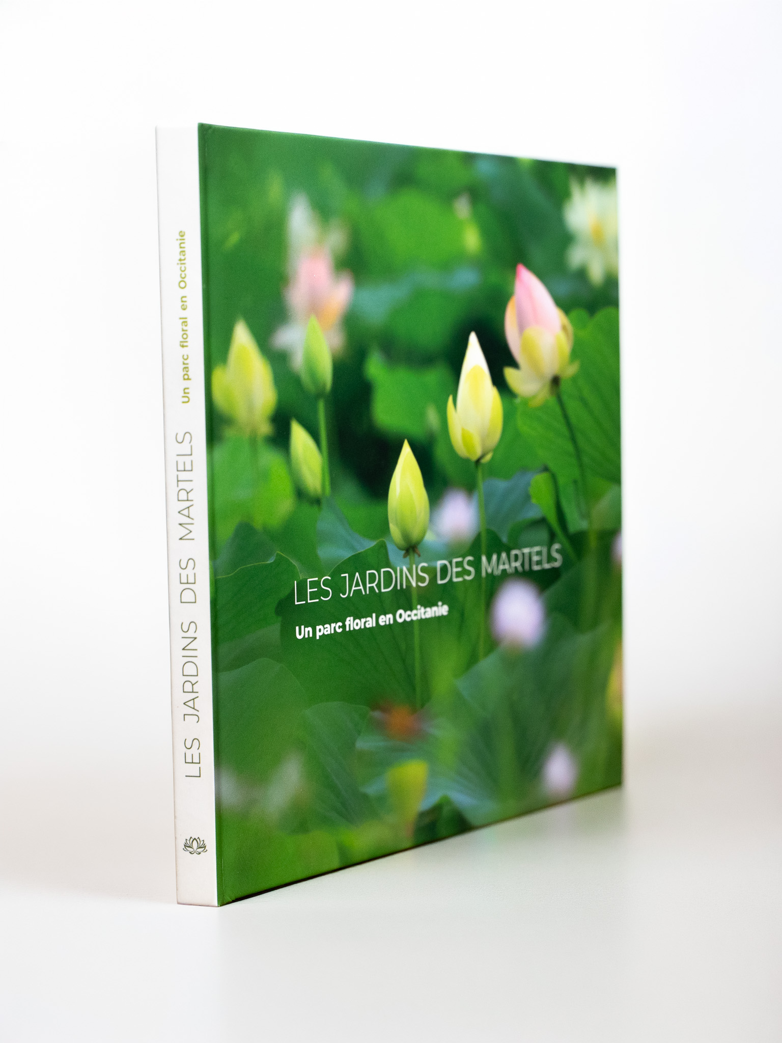 Livre photo Les Jardins des Martels, couverture contre-collée, imprimé par l'Imprimerie Rhode à Gaillac