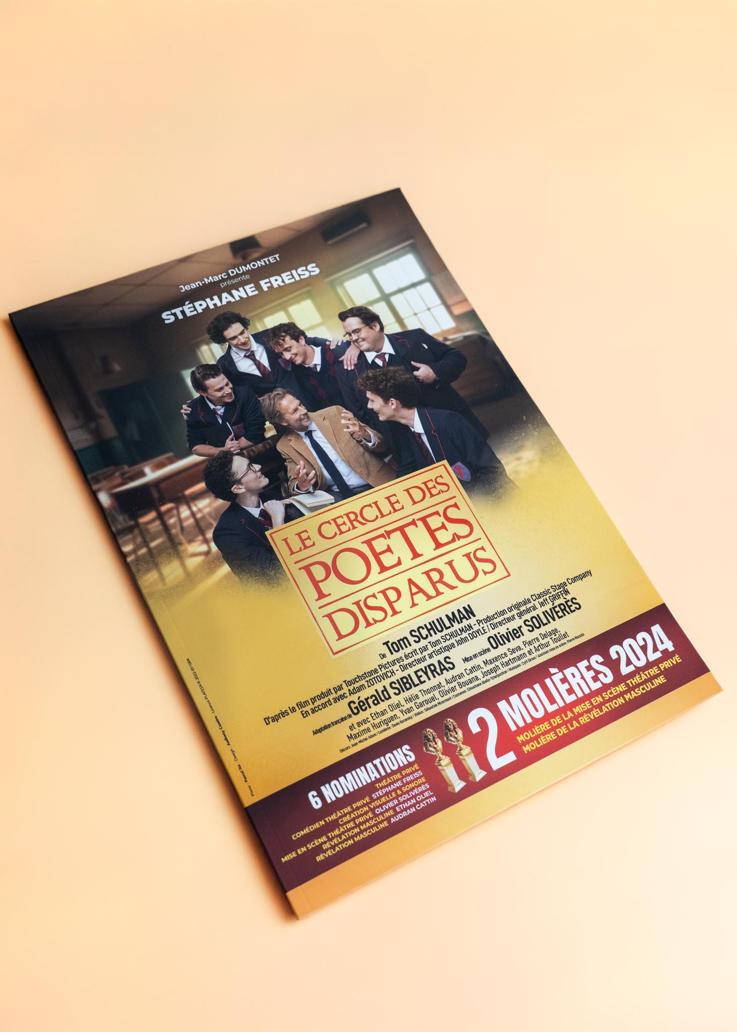 Programme de spectacle Le Cercle des Poètes Disparus, dos carré collé, couverture soft touch et vernis sélectif, imprimé par l'Imprimerie Rhode à Gaillac